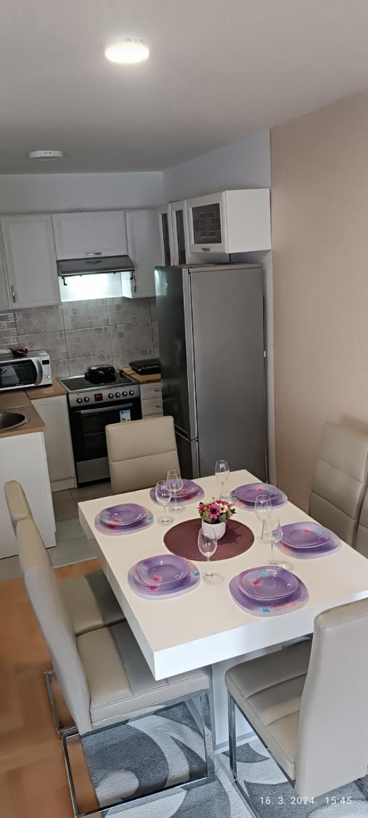 Apartman Lara ピロト エクステリア 写真
